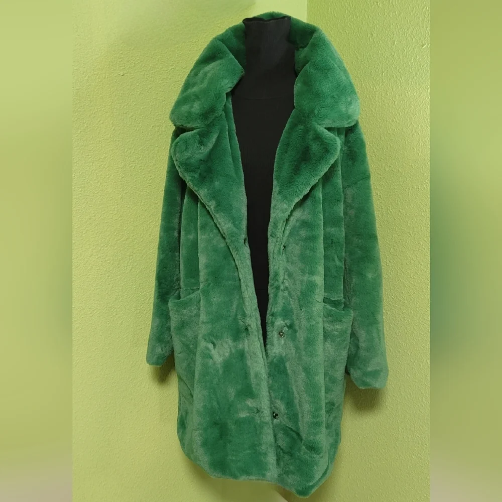Luxurious Green Plush Faux Fur Coat Sz L - Picture 1 of 12